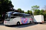 Mercedes Tourismo von Battistuzzi mit einem Radanh�nger aus Italien in Krems gesehen.