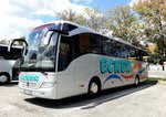Mercedes Tourismo von Ecker Reisen aus �sterreich in Krems gesehen.