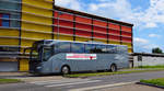 Mercedes Tourismo von Nieder  Marienk�fer Reisen  aus der BRD in Krems gesehen.
