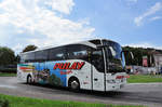 Mercedes Tourismo von Pulay Reisen aus Nieder�sterreich in Krems unterwegs.