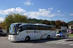 Mercedes Tourismo von Franz Mayr  Natterer Reisen  aus �sterreich in Krems gesehen.