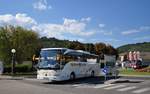 Mercedes Tourismo von Franz Mayr  Natterer Reisen  aus �sterreich in Krems gesehen.