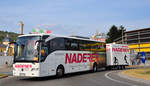 Mercedes Tourismo von Naderer Reisen mit Radanh�nger in Krems.
