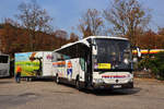 Mercedes Tourismo von Frey Reisen aus der BRD mit einem Radanh�nger in Krems.