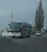 Mercedes-Benz Travego von M�ller Reisen im Sassnitzer Stadthafen.