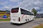 Mercedes Benz Travego aus Ungarn am 21.6.2014 in Krems unterwegs.