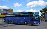 Mercedes Travego von Goly� Tours aus Ungarn in Krems gesehen.