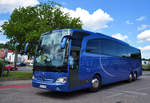 Mercedes Travego von Goly� Tours aus Ungarn in Krems gesehen.