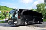 Mercedes Travego von Schlienz Reisen aus der BRD in D�rnstein bei Krems gesehen.