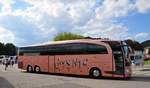 Mercedes Travego von Lassnig Reisen aus �sterreich in Krems gesehen.