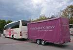 Mercedes Travego mit Radanh�nger von Feichtinger Reisen aus �sterreich 07/2017 in Krems.