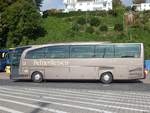 Mercedes Travego von Felix-Reisen aus Deutschland im Stadthafen Sassnitz.