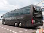 Mercedes Travego von Hettinger aus Deutschland im Stadthafen Sassnitz.