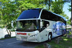Neoplan Cityliner von Kattner Reisen aus Nieder�sterreich in D�rnstein/Wachau/Nieder�sterreich gesehen.