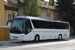 Neoplan Jetliner aus Nieder�sterreich in Krems unterwegs.