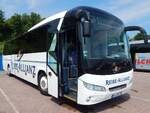 Neoplan Jetliner von Meyering-Reisen aus Deutschland im Stadthafen Sassnitz.