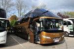 Neoplan Starliner von Platzl Reisen aus �sterreich in Krems gesehen.
