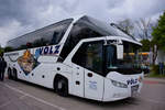 Neoplan Starliner von V�LZ Reisen aus der BRD in Krems.