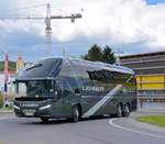 Neoplan Starliner von LEHNER Reisen aus Ober�sterreich in Krems.