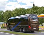 Neoplan Starliner von LEHNER Reisen aus Ober�sterreich in Krems.