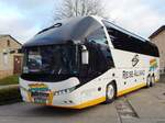 Neoplan Starliner von JobTours aus Deutschland in Sassnitz.