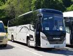 Scania von PASTUSZAK aus Polen steht auf dem Busplatz am K�nigsee im Juli 2022