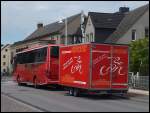 Setra 415 GT-HD mit Radanh�nger von Arzt aus Deutschland in Sassnitz.