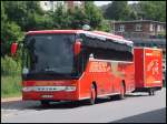 Setra 415 GT-HD mit Radanh�nger von Arzt aus Deutschland im Stadthafen Sassnitz.