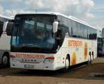 Setra S 417 GT-HD vom Busunternehmen BOTTENSCHEIN hat Fahrg�ste zum Fendt-Feldtag 2014 in Wadenbrunn gebracht