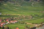 Setra von Krautgartner aus �sterreich hier in Loiben in der Wachau zwischen Krems und D�rnstein / Wachau,linkes Ufer unterwegs.12.9.2014,Aufnahme vom anderen Donauufer auf der Ferdinandswarte aus