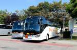 2 Setra von P�lzl Reisen aus �sterreich,rechts der 516 HD und links der 411 HD in Krems.