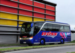 Setra 411 HD von Freidrich W�ss aus Ober�sterreich in Krems unterwegs.