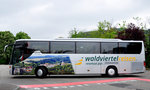 Setra 415 GT-HD von Waldviertel Reisen/Nieder�sterreich in Krems gesehen.