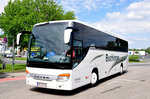 Setra 415 GT-HD von Buchinger Reisen aus �sterreich in Krems gesehen.
