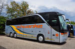 Setra 415 HDH von Schwanke aus der BRD in Krems gesehen.