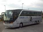 Setra 416 HDH von Torgon aus der Schweiz auf einem Autobahnparkplatz.