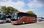 Setra 515 HD (f�r Kuoni unterwegs)aus Polen im Juni 2015 in Krems.