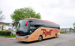 Setra 515 HD von Rast Reisen aus der BRD in Krems gesehen.