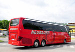 Setra 516 HDH von Neubauer Reisen aus �sterreich in Krems gesehen.