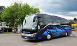 Setra 515 HD von GfB Reisen aus der BRD in Krems gesehen.