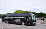 Setra 517 HD (Dresden) von der H�ffmann Touristik aus der BRD in Krems gesehen.