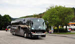 Setra 517 HD (Rom) von der H�ffmann Touristik aus der BRD in Krems gesehen.