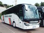 Setra 515 HD von Ratzenböck aus Deutschland im Stadthafen Sassnitz.