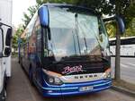 Setra 516 HD von Berr aus Deutschland mit Anhänger in Neubrandenburg.