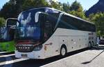 Setra S 517 HDH von HERNING TURIST aus D�nemark steht im September 2022 am K�nigssee.