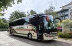 Setra 516 HD von Möller-Reisen  De Stralsunner  wartet auf die Fahrgäste in Binz