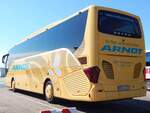 Setra 515 HD von Arndt aus Deutschland im Stadthafen Sassnitz.