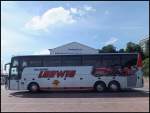 Van Hool T916 vom Reiseb�ro Ludwig aus Deutschland im Stadthafen Sassnitz.