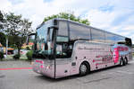 Van Hool T917 Astron von Heuberger Reisen aus Ober�sterreich in Krems gesehen.