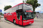 Van Hool T917 Altano von M�ller Reisen aus der BRD in Krems gesehen.